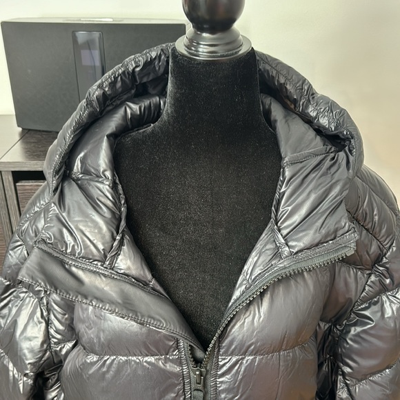 Canada Goose
Crofton Hooded Puffer Jacket - Picture 9 of 17